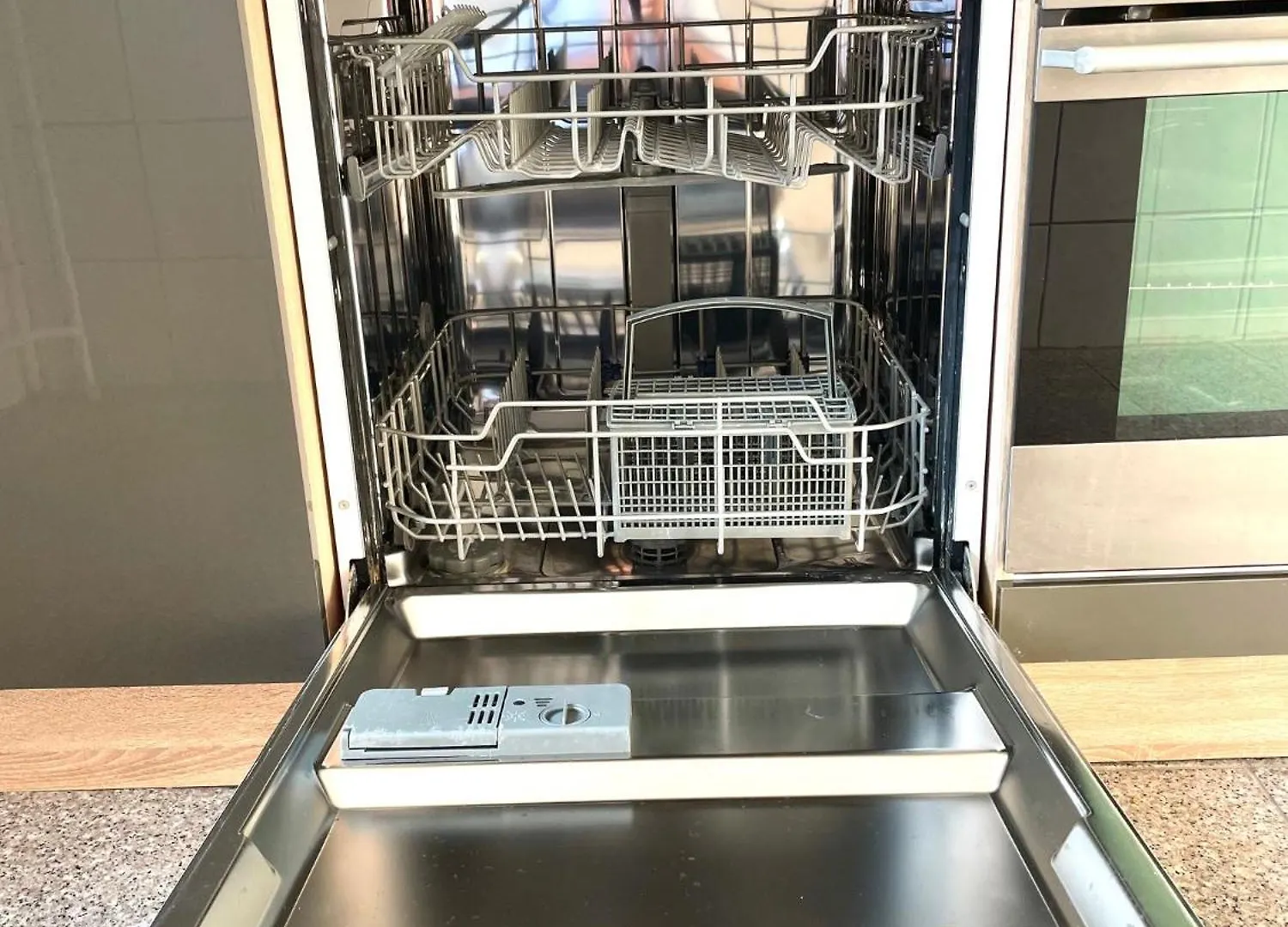Grosses Apartment 3 Zimmer Bis Zu 9 Personen Zentral Am Kudamm برلين