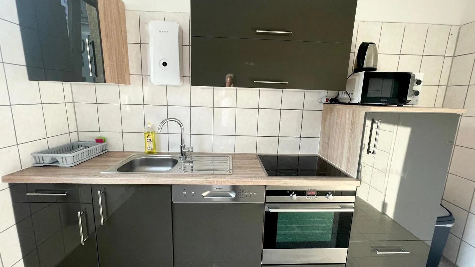 Grosses Apartment 3 Zimmer Bis Zu 9 Personen Zentral Am Kudamm برلين